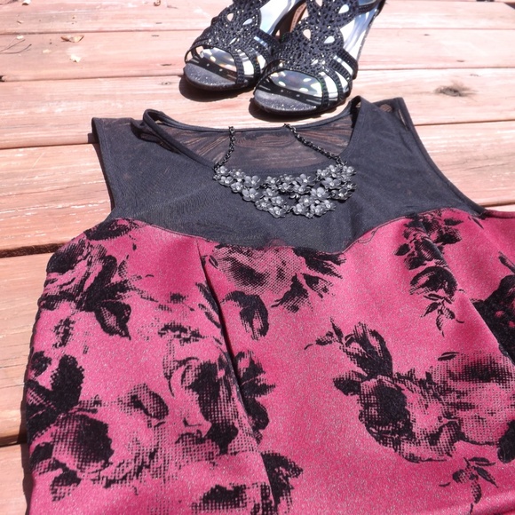 Burgundy and black fit and flare dress - Picture 3 of 8